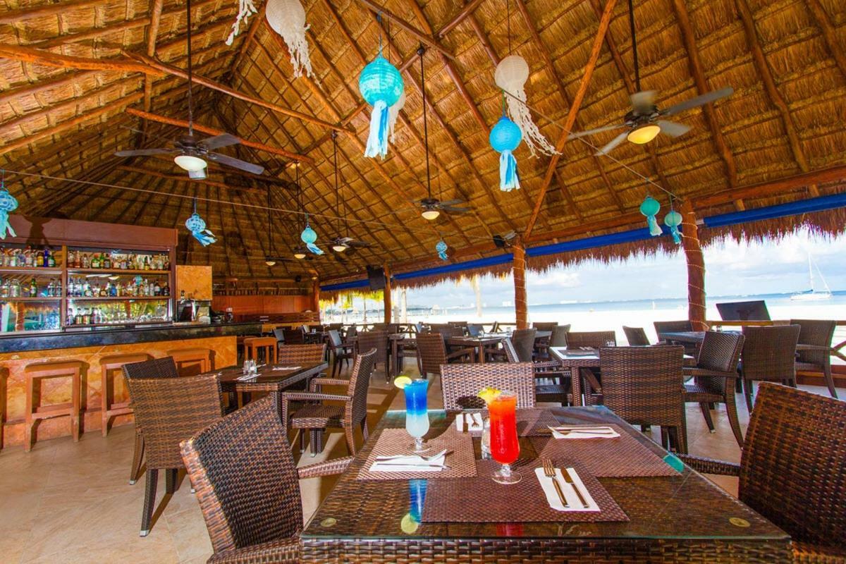 Cancun Beachfront Condo Exterior photo